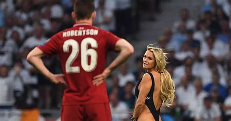 kinsey wolanski topless|NUDITY* Pitch invader Kinsey Wolanski interrupts play during the。